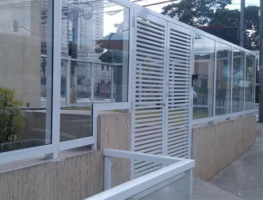 Instalação de Porta Social