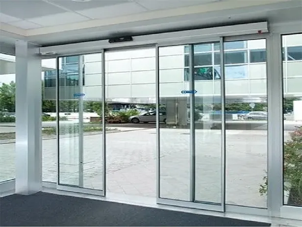 Manutenção de Porta Social